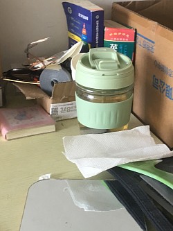 （无意义的红茶杯子）